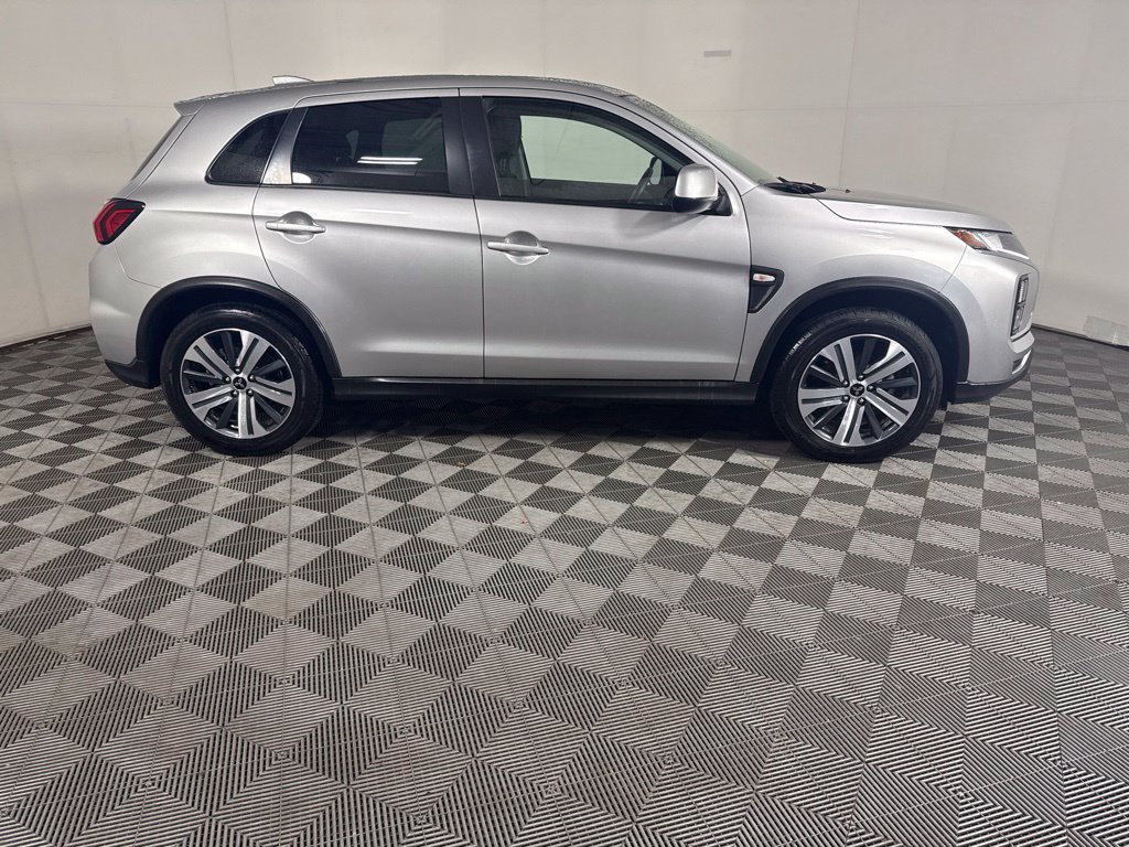 Used 2025 Mitsubishi Outlander Sport AWD image 12