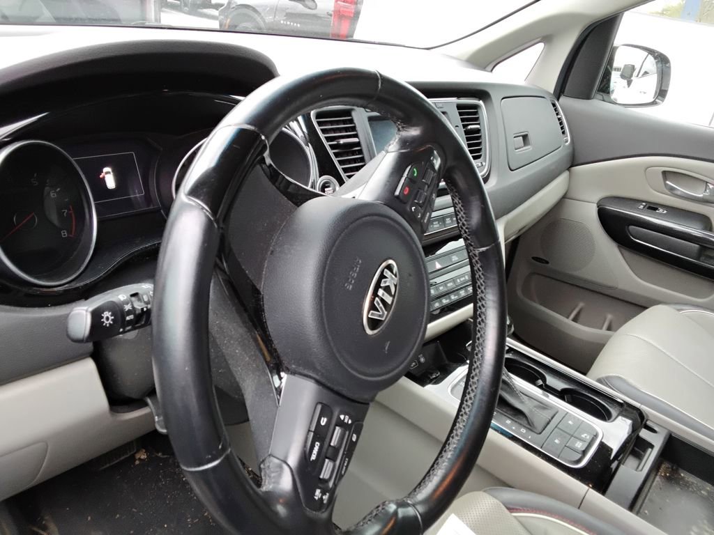 Used 2015 Kia Sedona SX image 7