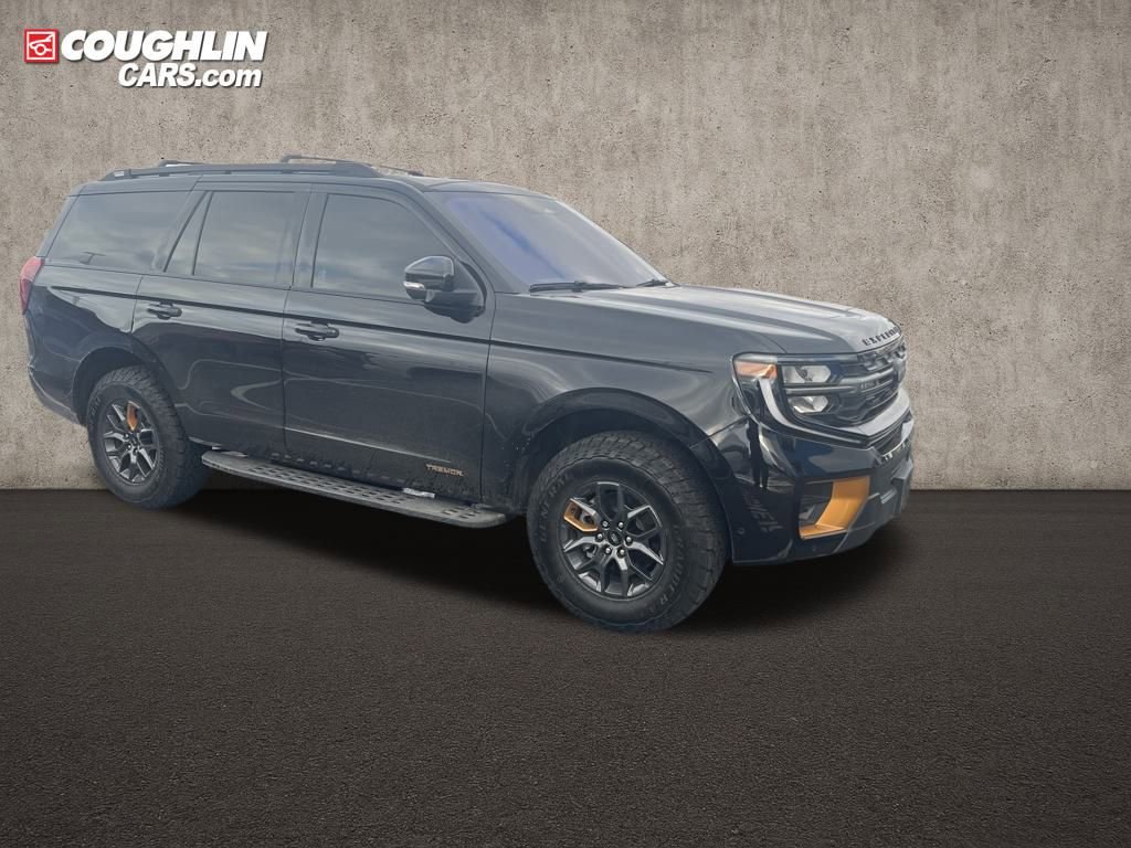 Used 2025 Ford Expedition Tremor image 4