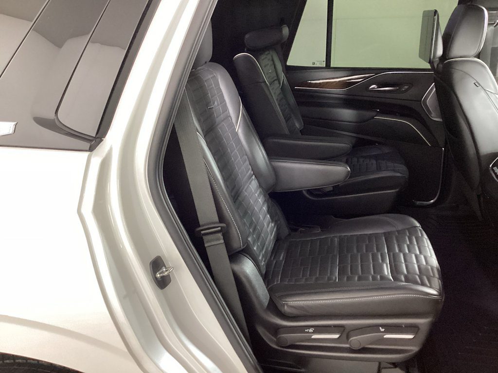 Used 2023 Cadillac Escalade Sport Platinum w/ LPO, ONYX Package AWD/4WD image 11