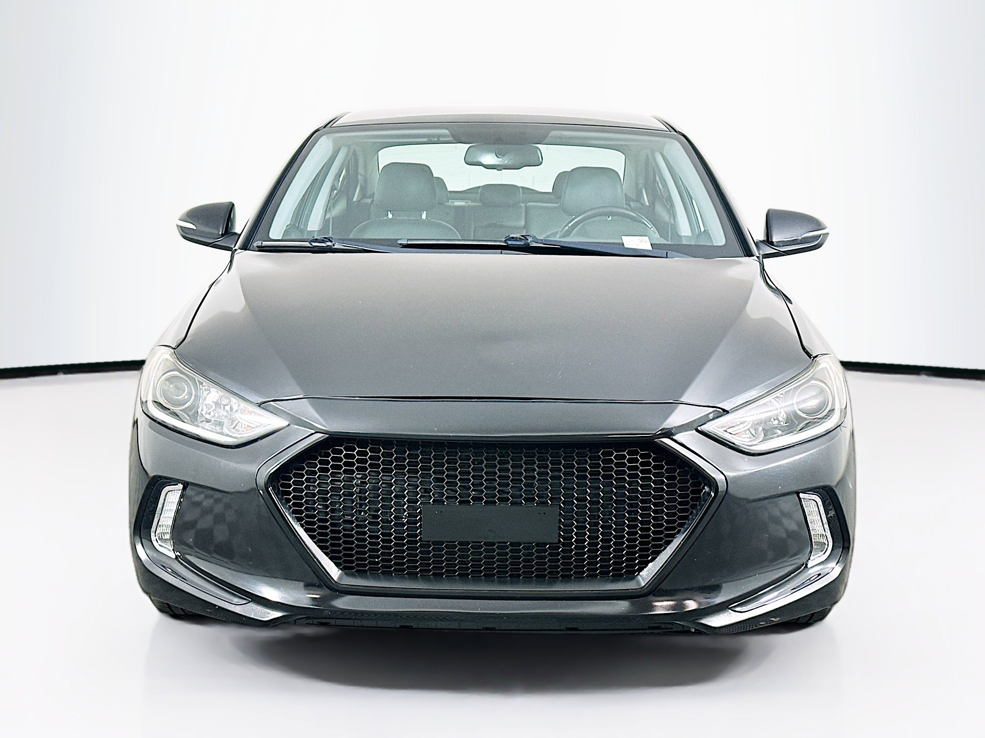 Used 2017 Hyundai Elantra Limited FWD image 2