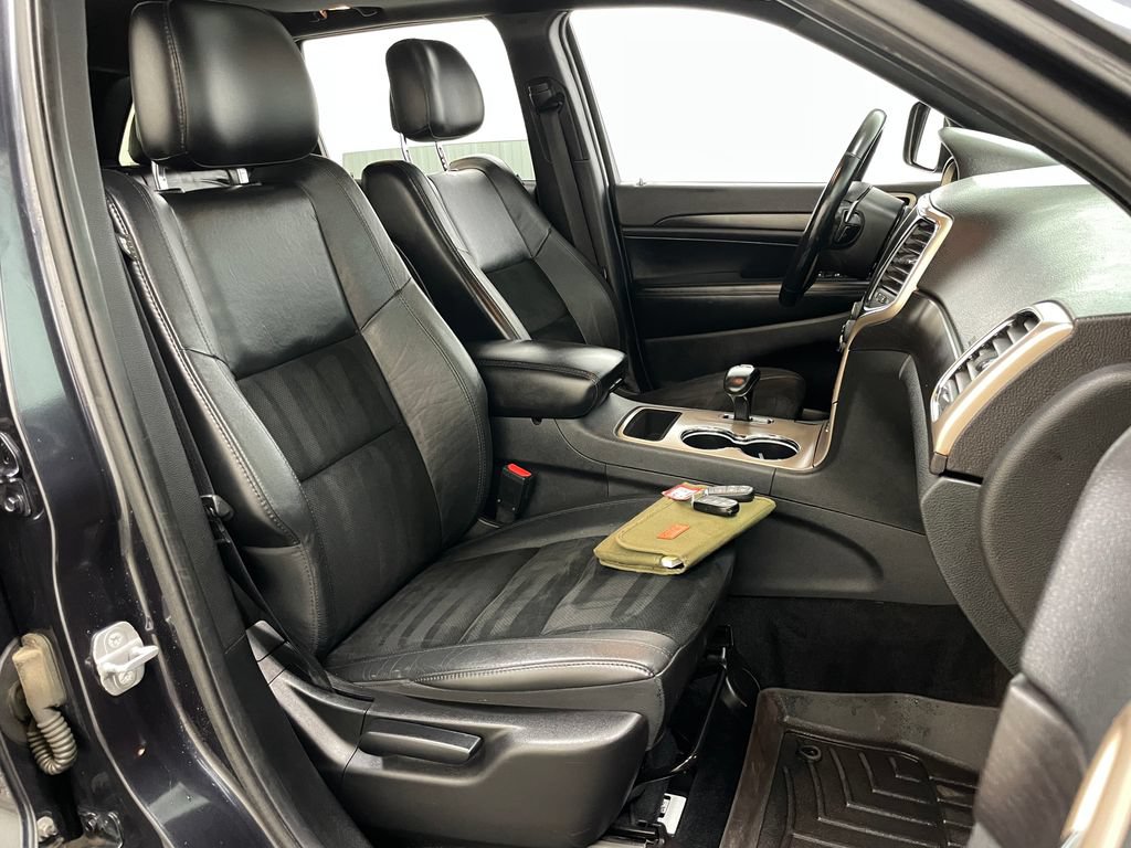 Used 2014 Jeep Grand Cherokee Altitude AWD/4WD image 38