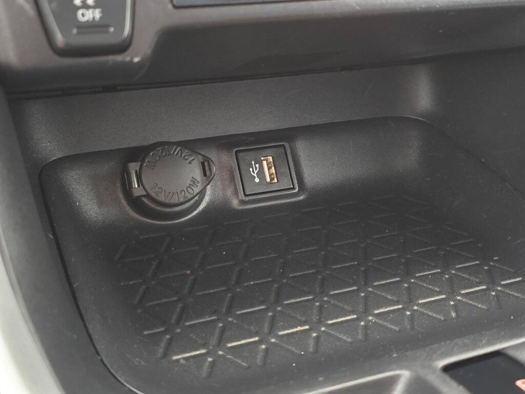 Used 2025 Toyota RAV4 XLE image 34