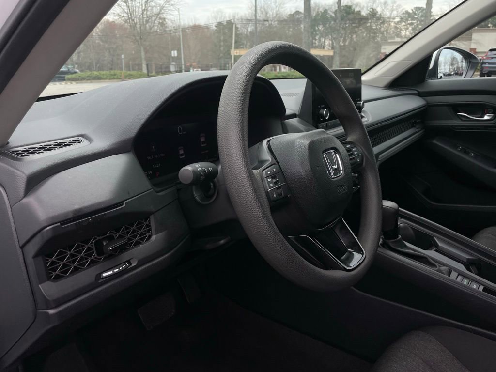 Certified 2025 Honda Accord LX image 27