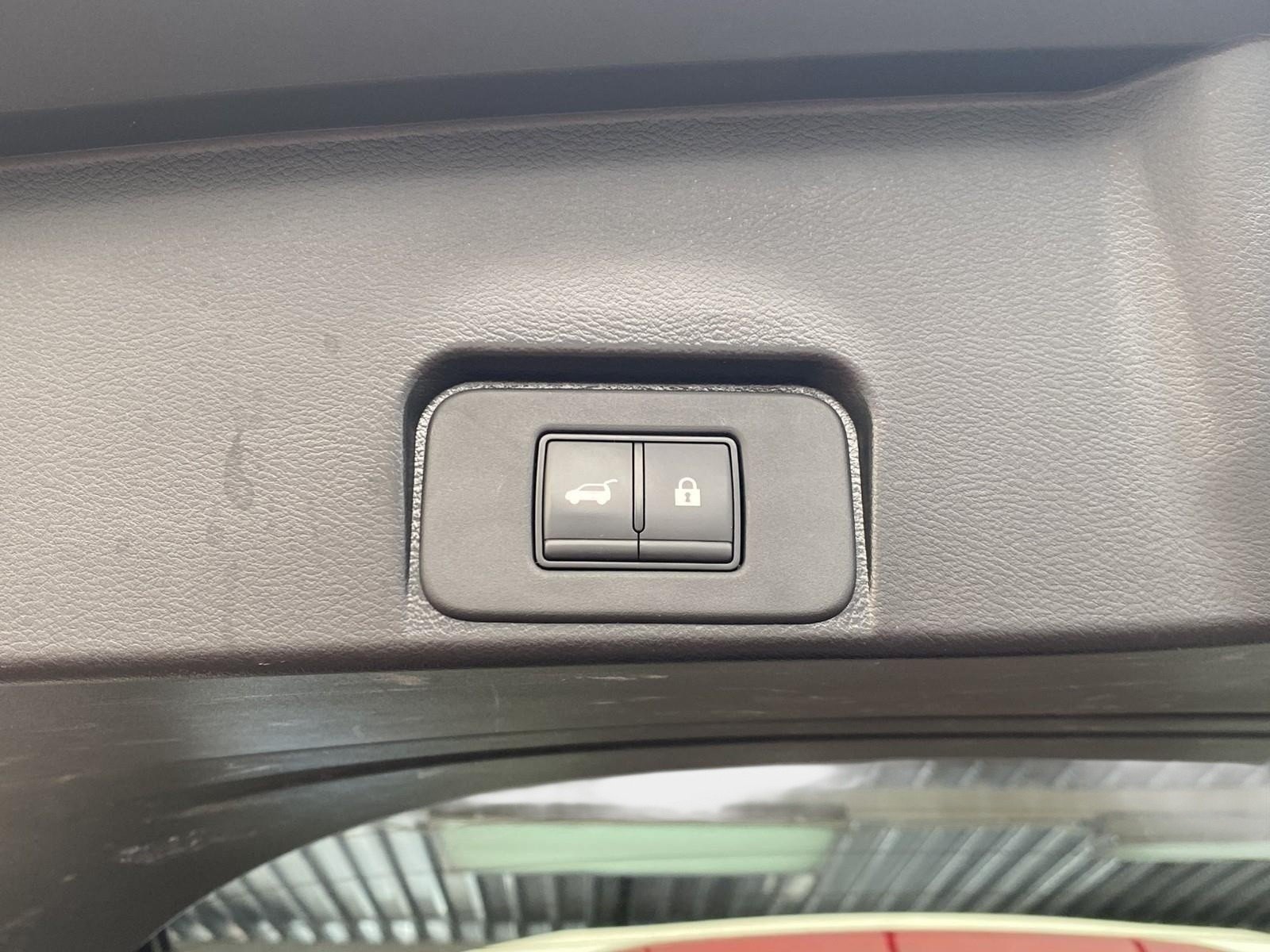 Used 2023 Nissan Rogue SL AWD/4WD image 17