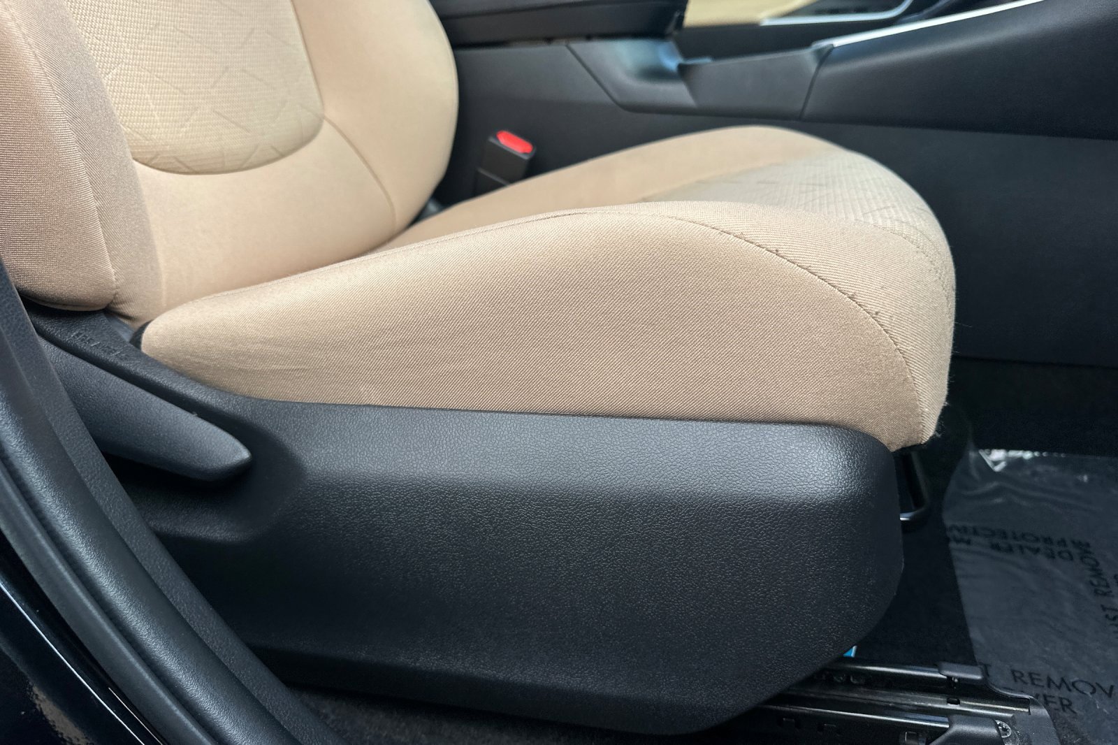 Used 2022 Toyota RAV4 XLE w/ Convenience Package image 23