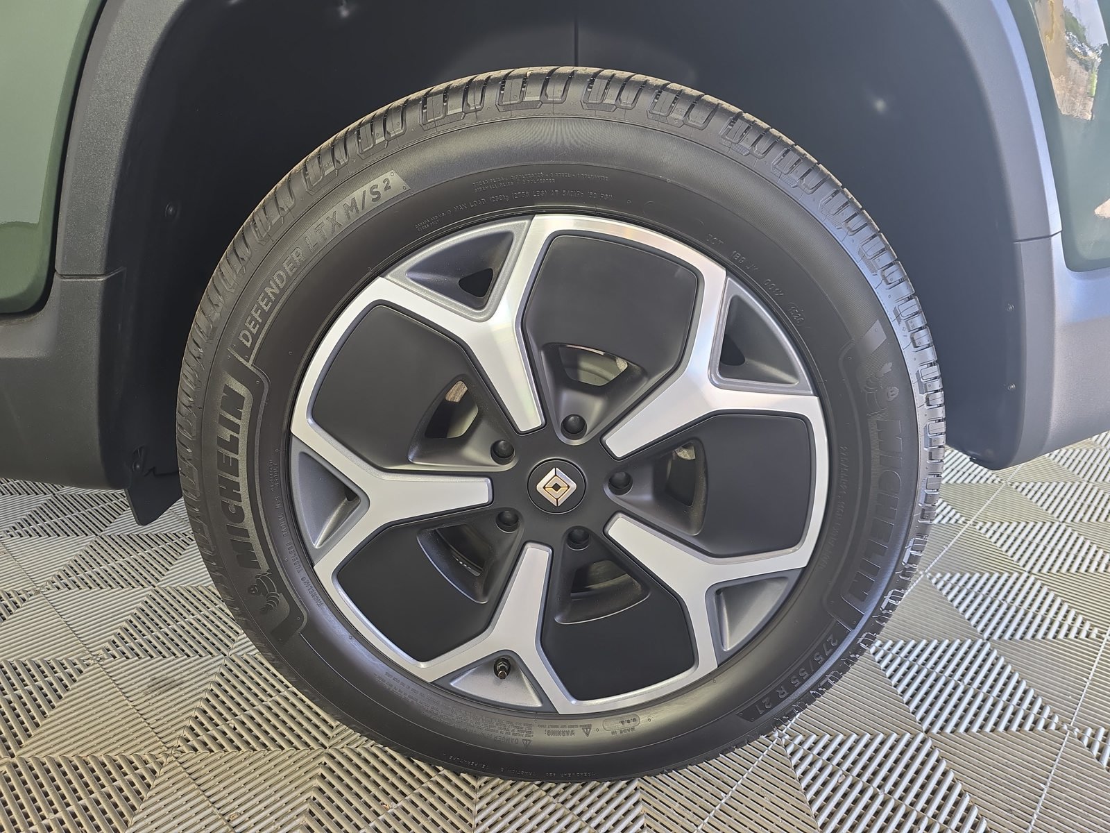Used 2024 Rivian R1T Adventure Dual AWD/4WD image 10