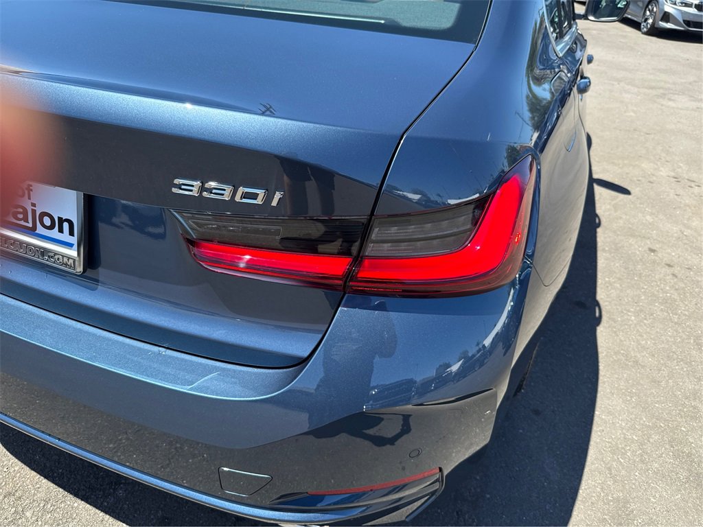 New 2025 BMW 330i Sedan w/ Convenience Package image 17