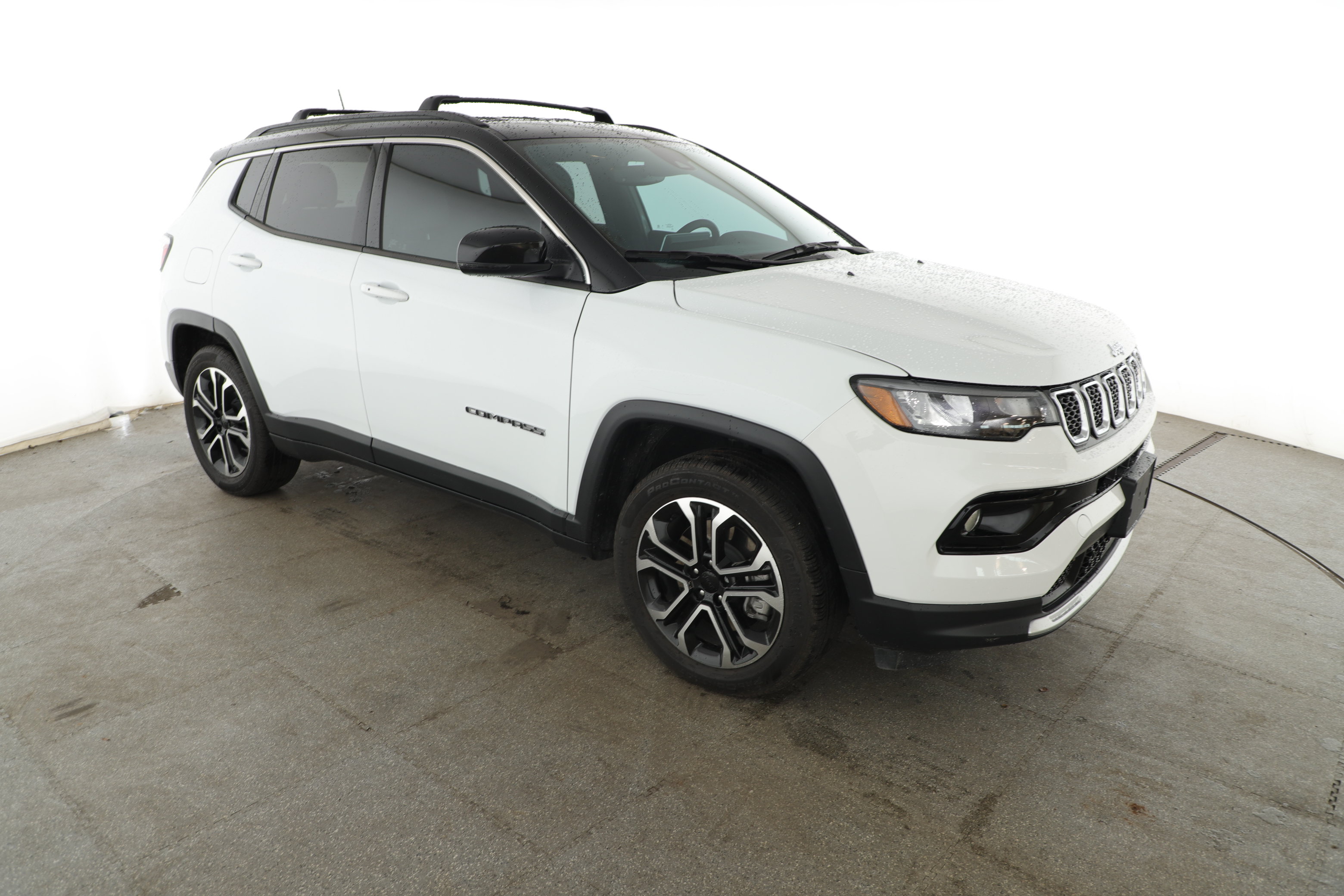 Used 2024 Jeep Compass Limited AWD/4WD image 3