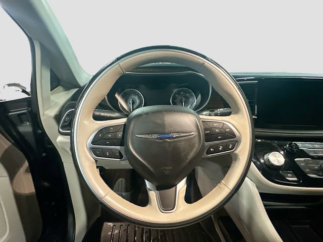Used 2021 Chrysler Pacifica Limited w/ Premium & Safety Sphere Group image 12