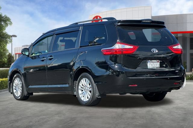 Used 2016 Toyota Sienna XLE w/ XLE Navigation Package FWD image 6