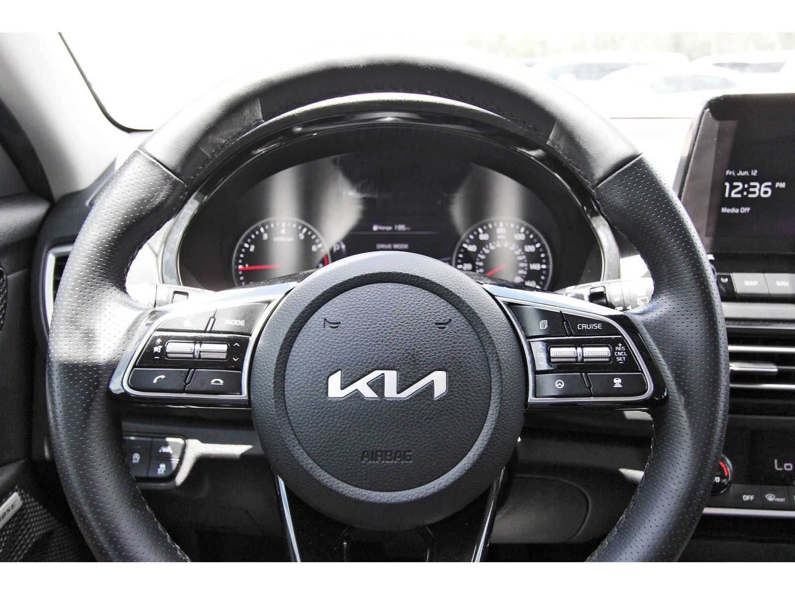 Used 2023 Kia Seltos SX AWD/4WD image 15