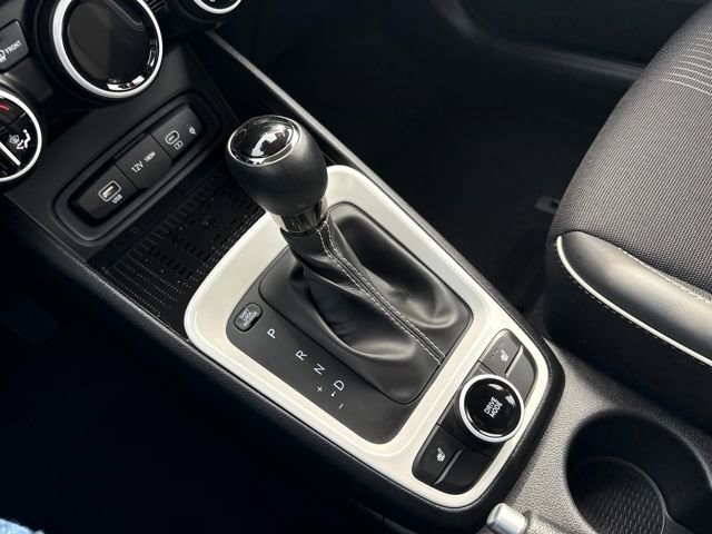 Certified 2025 Hyundai Venue Limited image 30