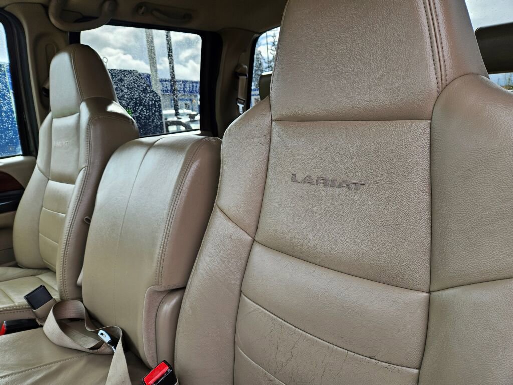 Used 2005 Ford F350 Lariat image 13