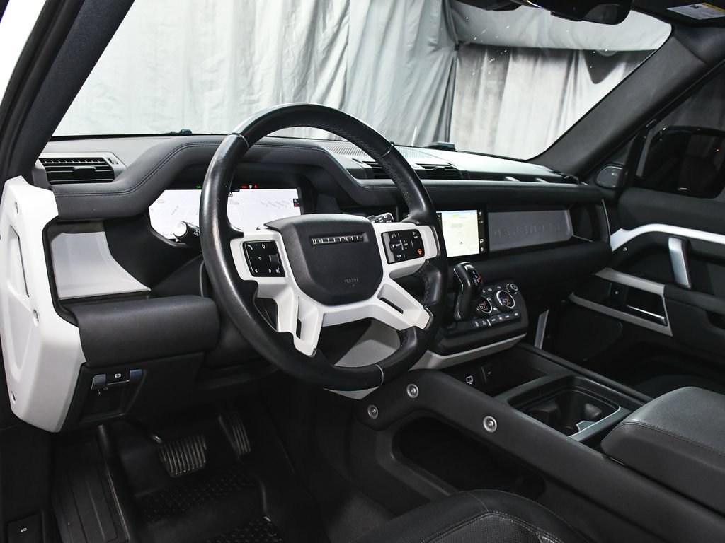Used 2023 Land Rover Defender 90 X-Dynamic SE AWD/4WD image 17