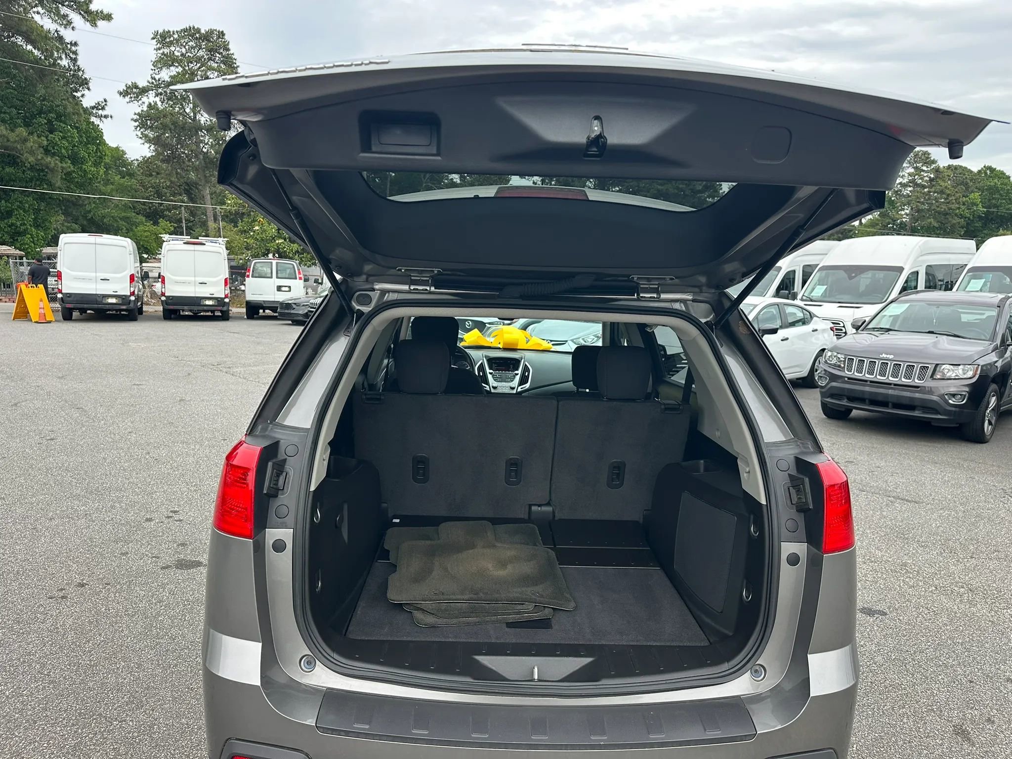Used 2012 GMC Terrain SLE FWD image 17