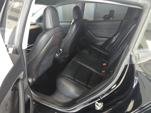 Used 2018 Tesla Model 3 Long Range image 11