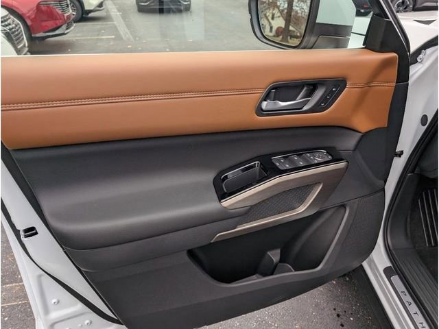 New 2025 Nissan Pathfinder Platinum w/ Cargo Package image 15