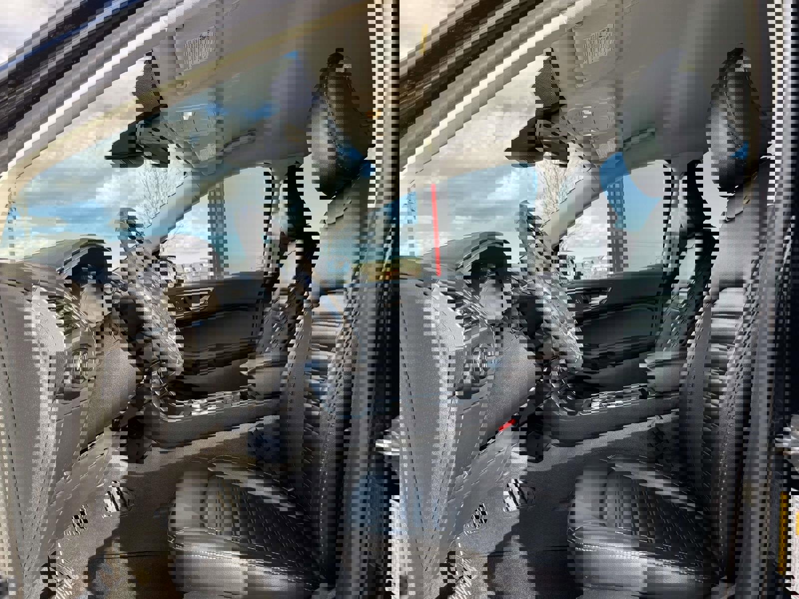 Used 2024 Ford Edge SEL image 13