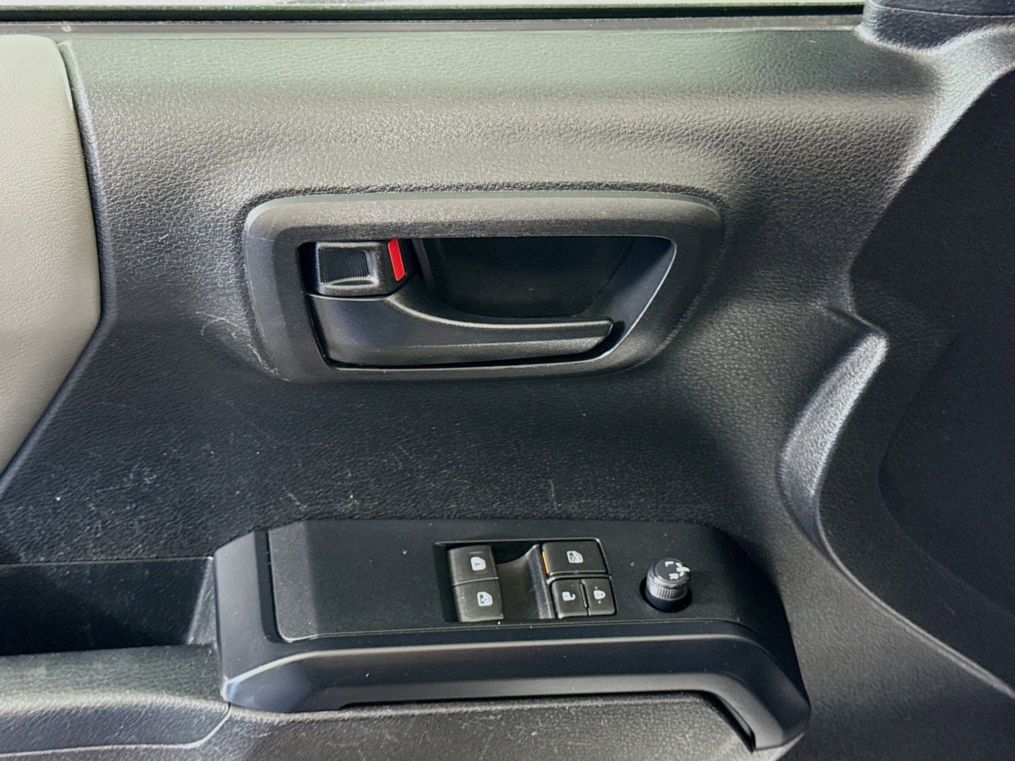 Used 2022 Toyota Tacoma SR image 23