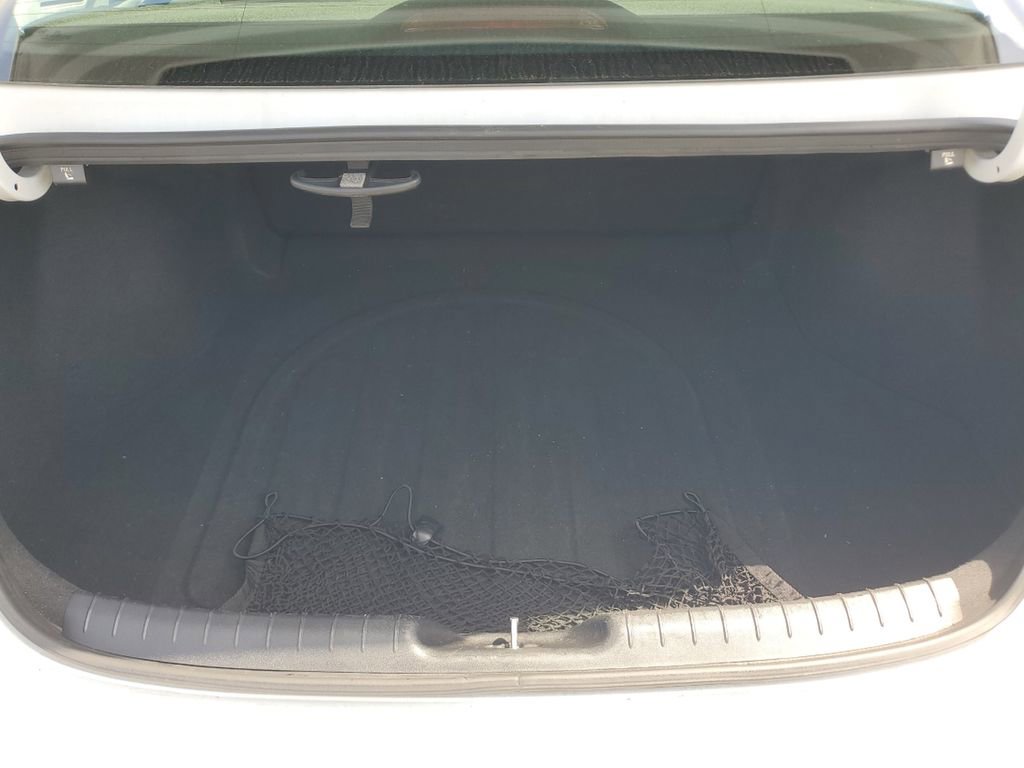 Used 2024 Hyundai Elantra SE image 12