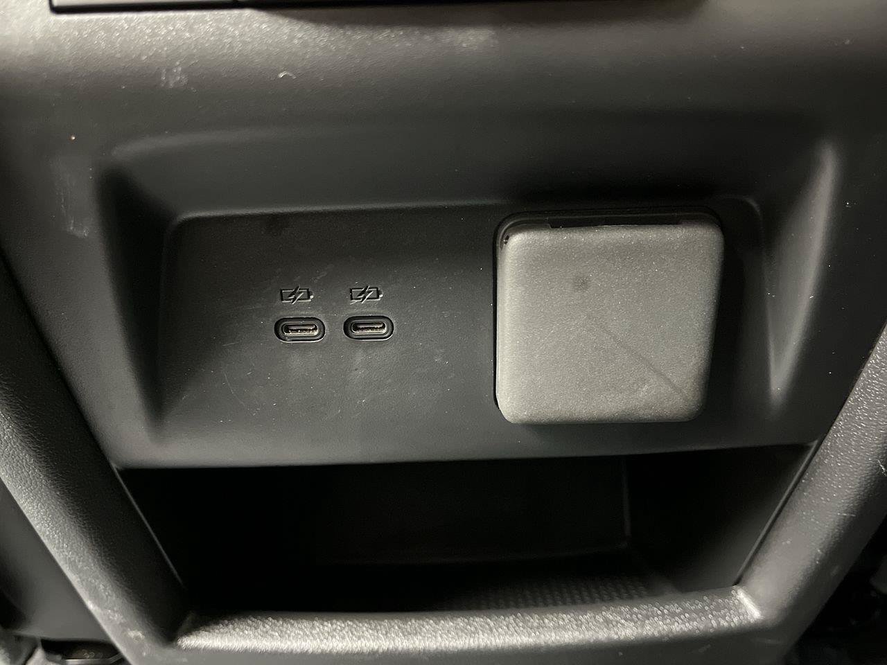 Certified 2025 GMC Acadia AT4 w/ LPO, Floor Liner Package AWD/4WD image 12