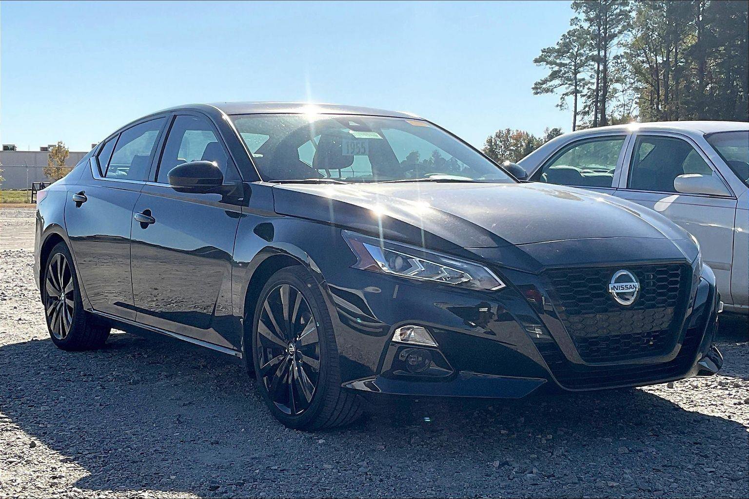 Used 2022 Nissan Altima 2.5 SR w/ Midnight Edition Package