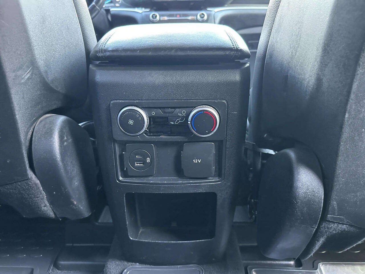 Used 2020 Ford Explorer XLT w/ Equipment Group 202A AWD/4WD image 23