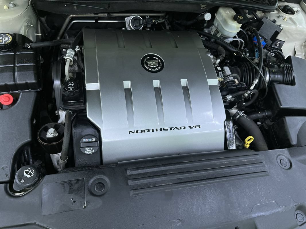 Used 2010 Cadillac DTS FWD image 28
