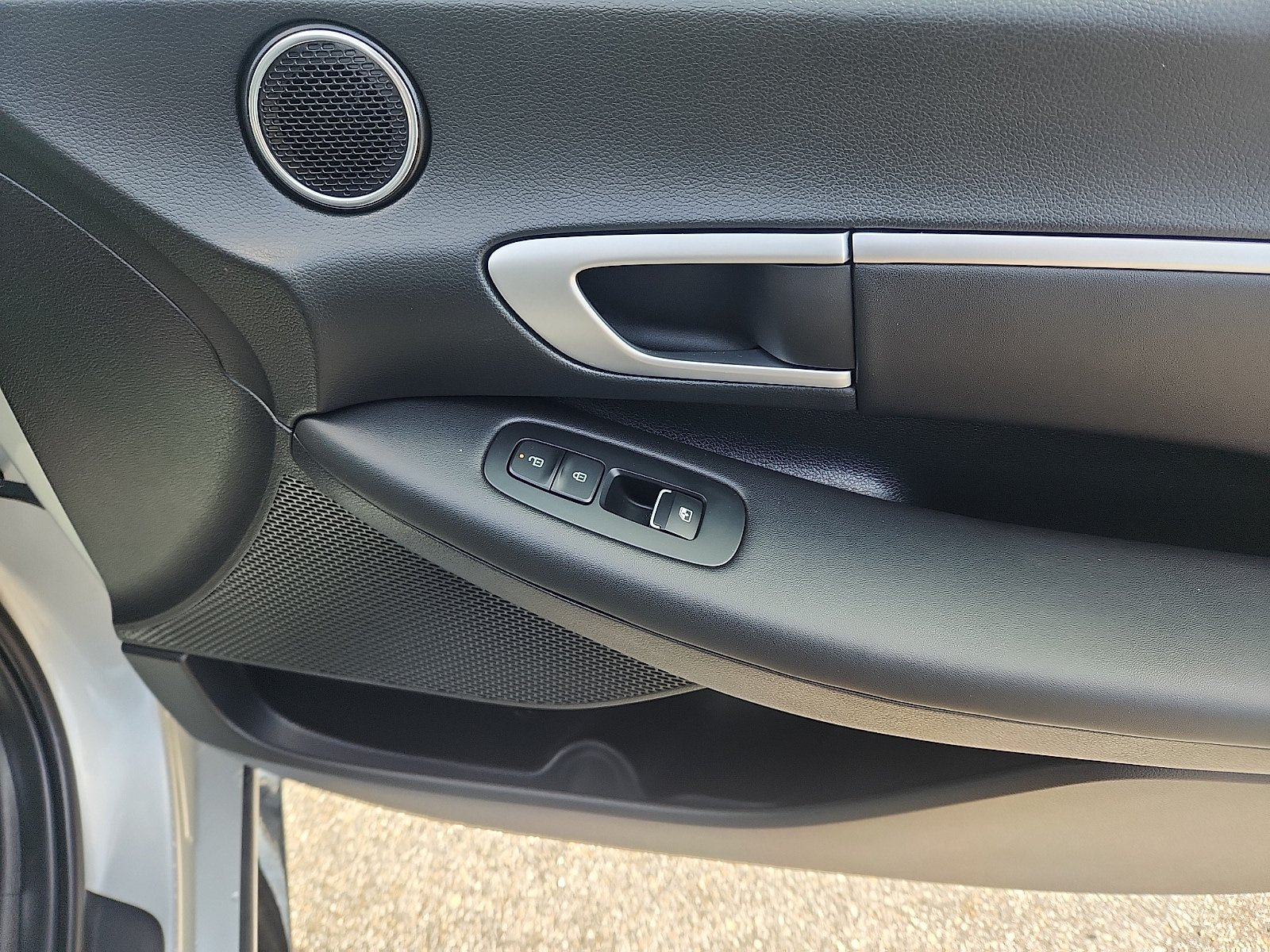 Certified 2025 Hyundai Sonata SEL FWD image 35
