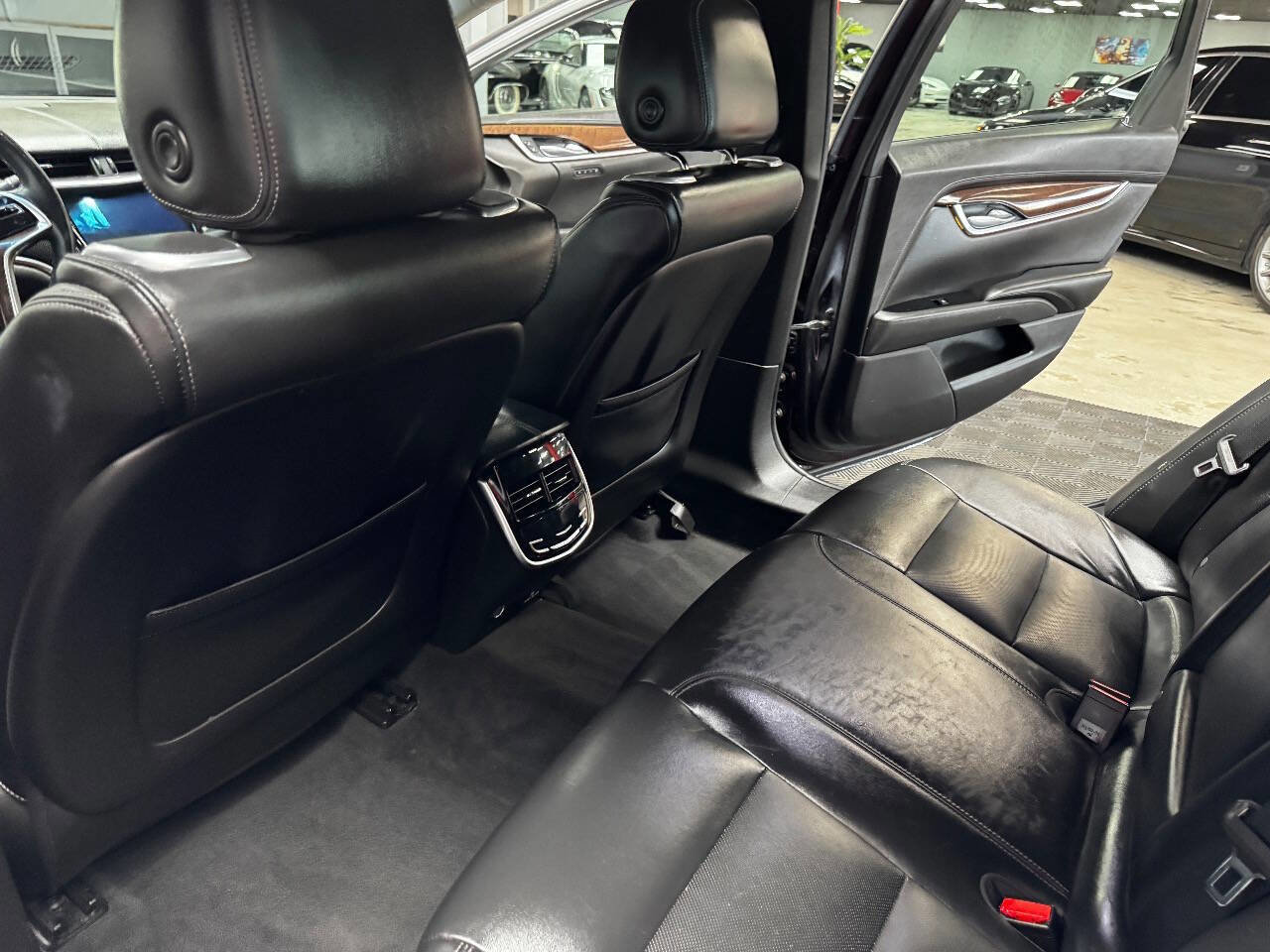 Used 2017 Cadillac XTS Premium Luxury image 41