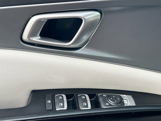 Used 2024 Kia Carnival LX image 17