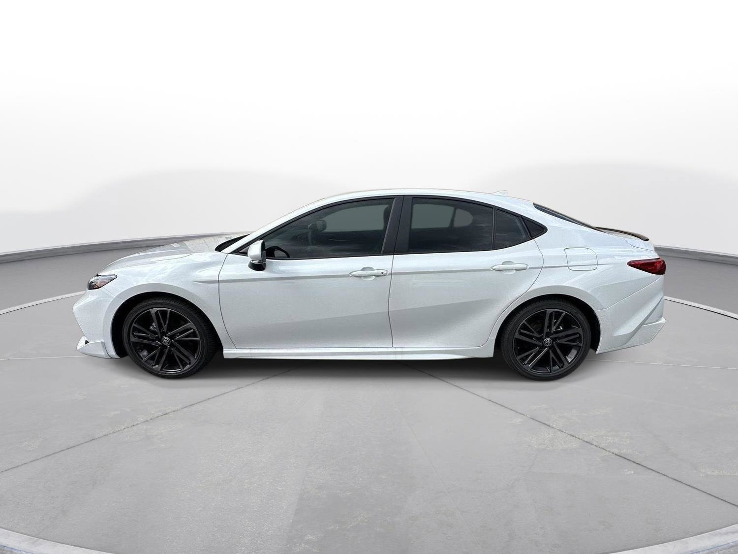 Used 2026 Toyota Camry XSE FWD image 9