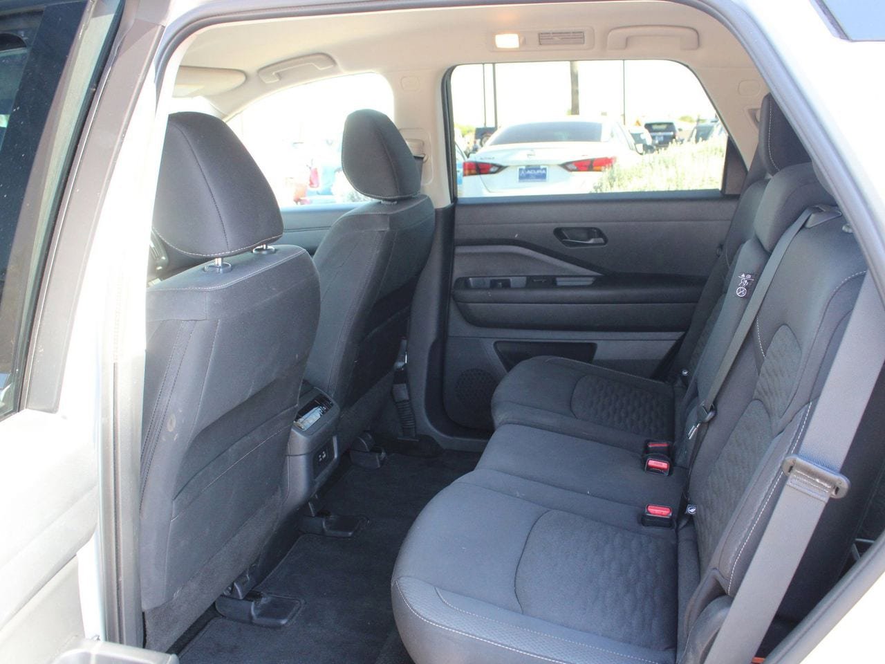Used 2025 Nissan Pathfinder SV AWD/4WD image 11