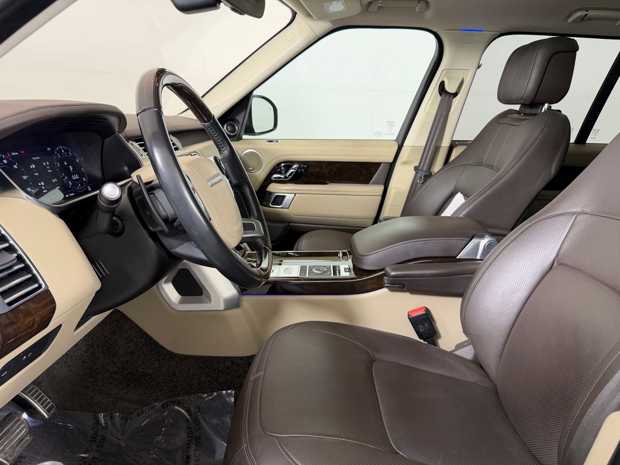 Used 2022 Land Rover Range Rover Westminster Edition image 5