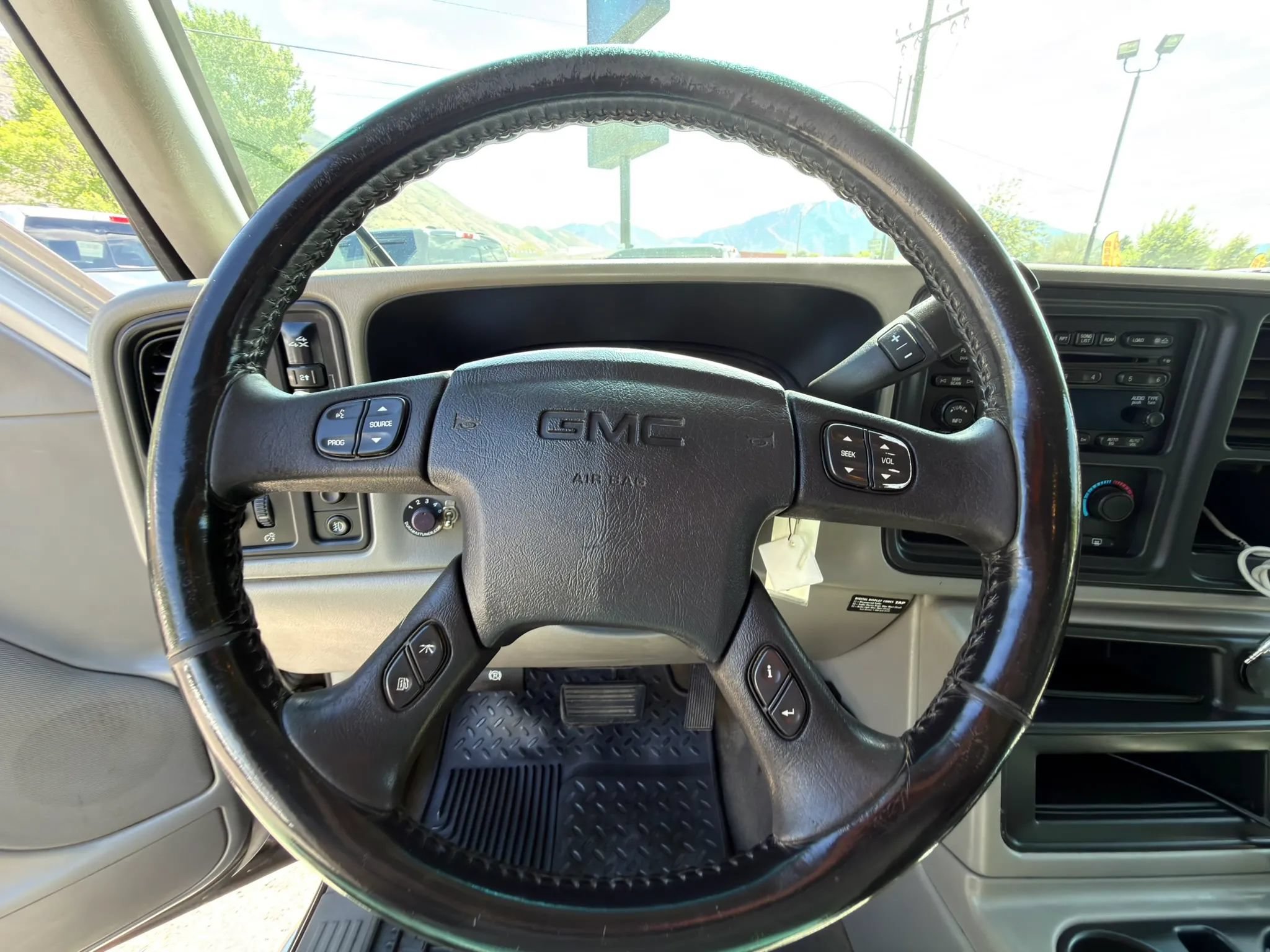 Used 2006 GMC Sierra 2500 SLT w/ Heavy-Duty Power Package AWD/4WD image 34