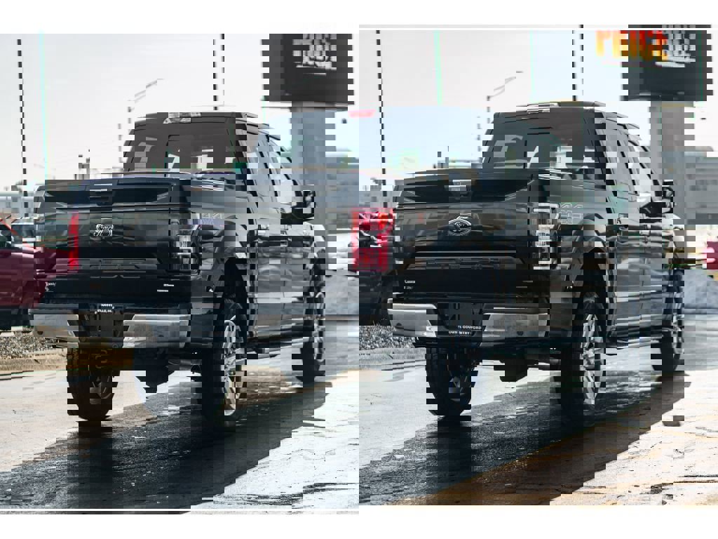 Used 2019 Ford F150 XLT w/ Equipment Group 302A Luxury image 4