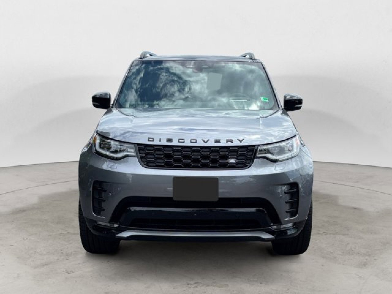 New 2025 Land Rover Discovery Dynamic SE image 8