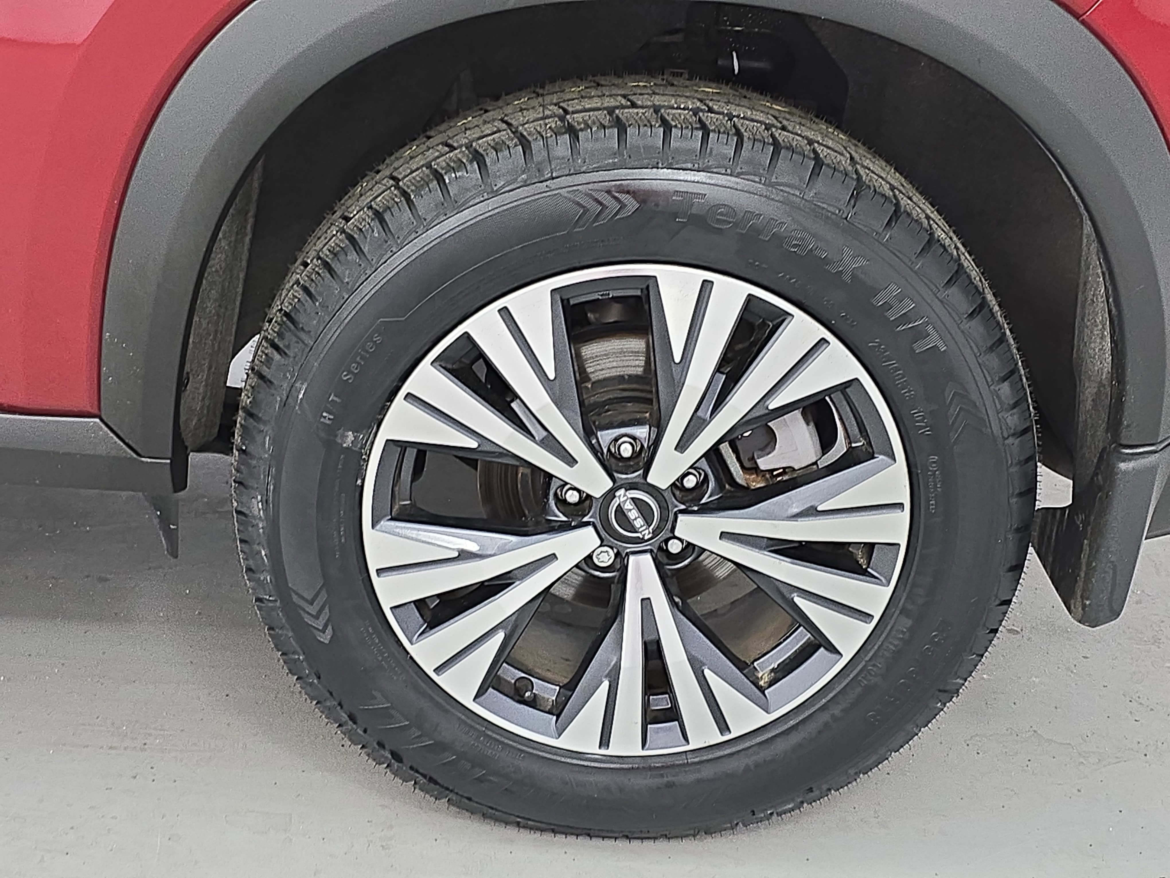 Certified 2023 Nissan Rogue SV FWD image 31