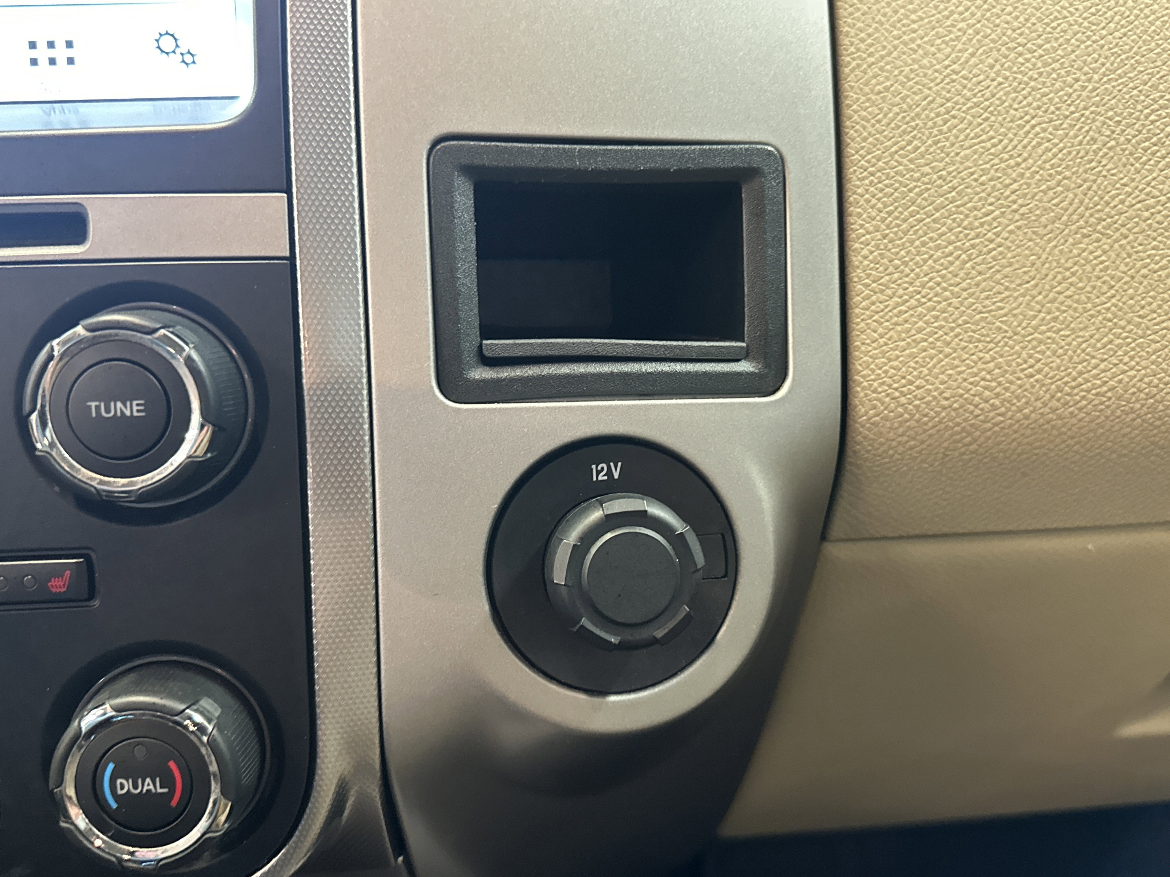 Used 2016 Ford Expedition XLT w/ Equipment Group 202A image 36