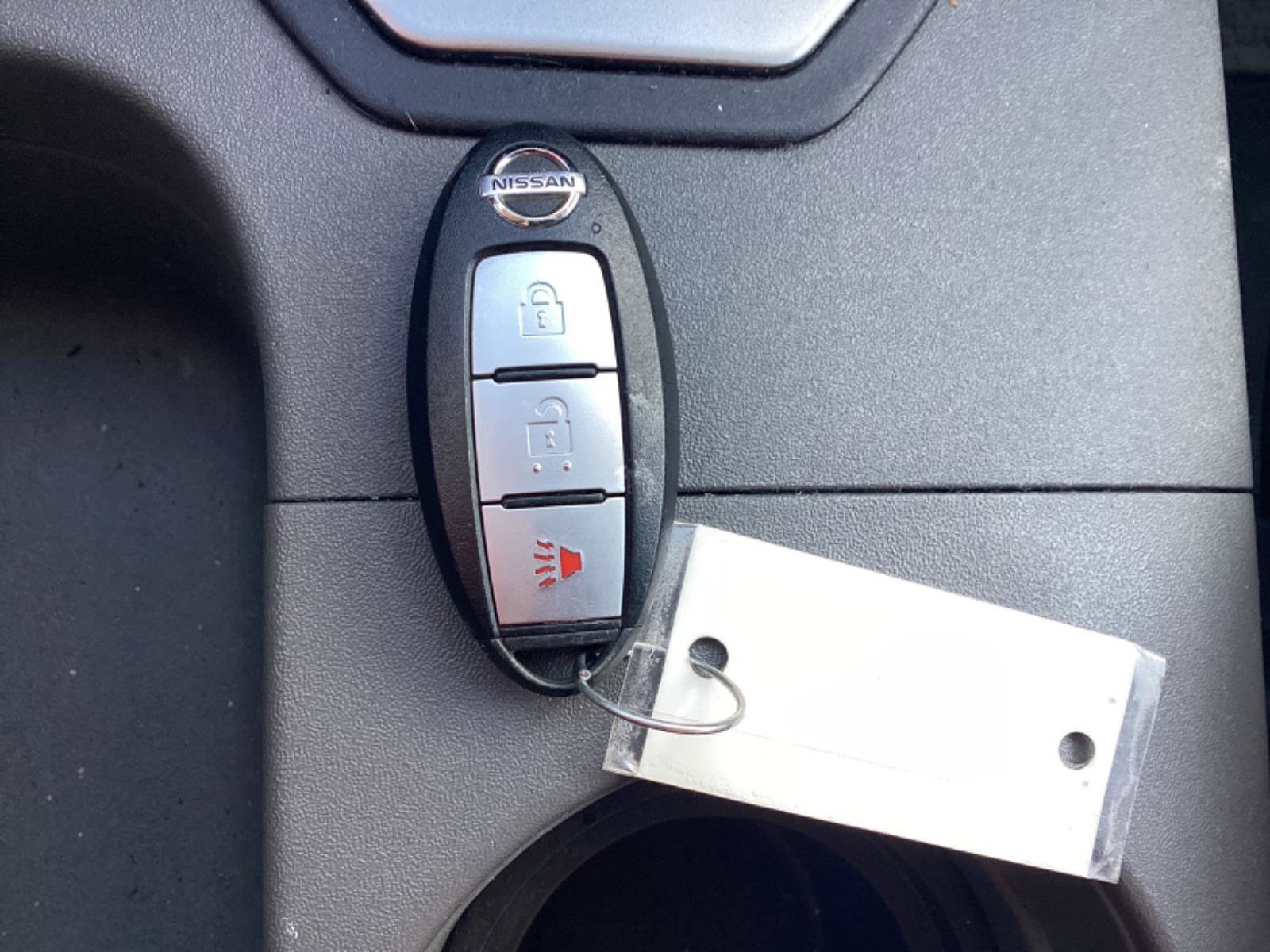 Used 2021 Nissan Frontier SV w/ Midnight Edition Floor Mats image 27