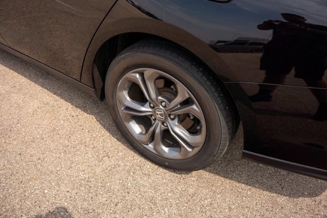 Used 2024 Honda Accord EX image 11