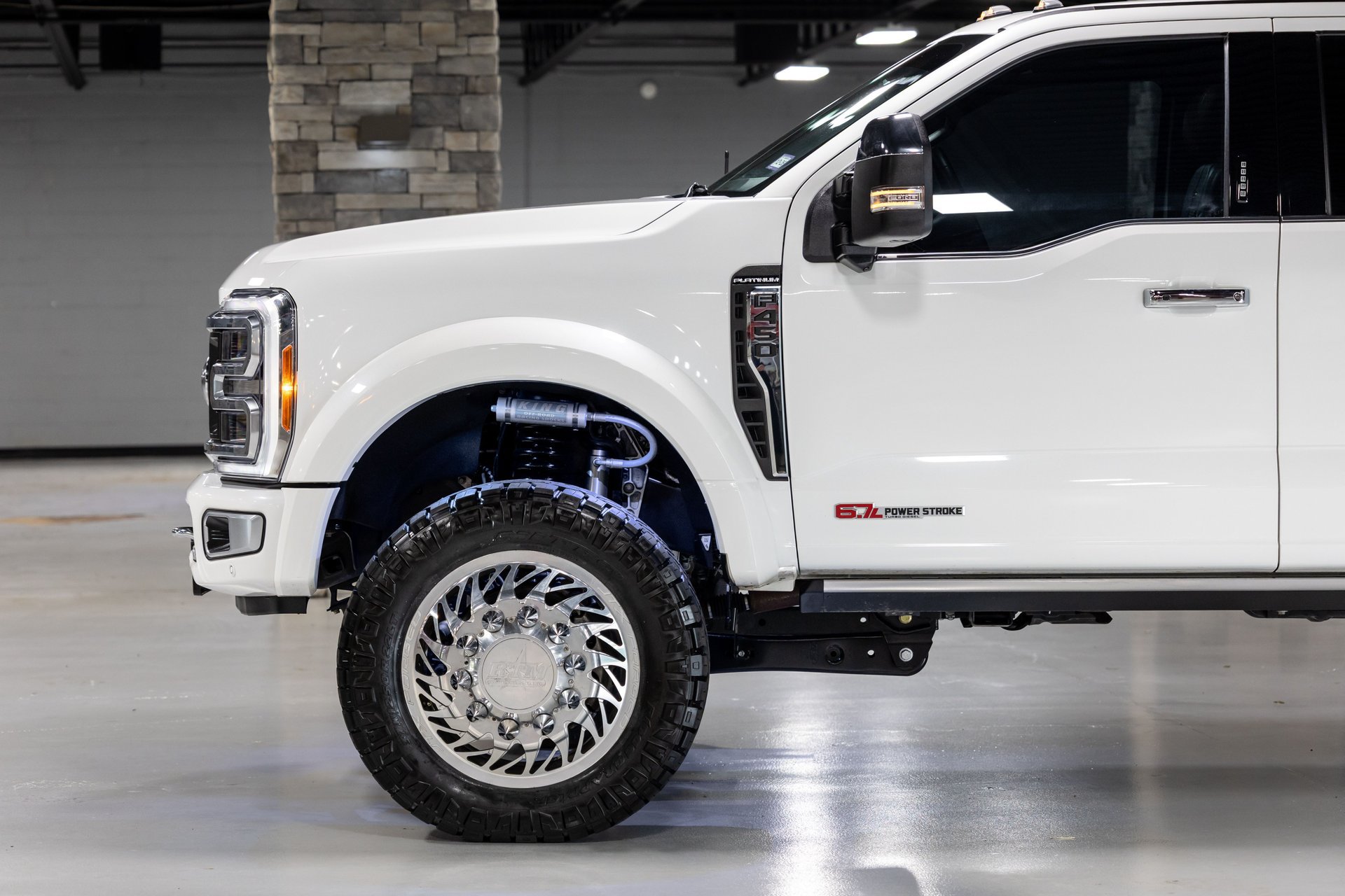 Used 2023 Ford F450 Platinum w/ FX4 Off-Road Package AWD/4WD image 11
