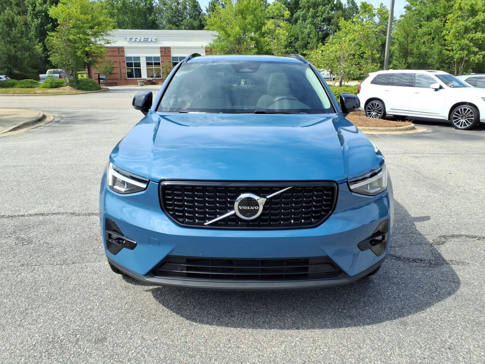 Certified 2023 Volvo XC40 B4 Ultimate FWD image 10