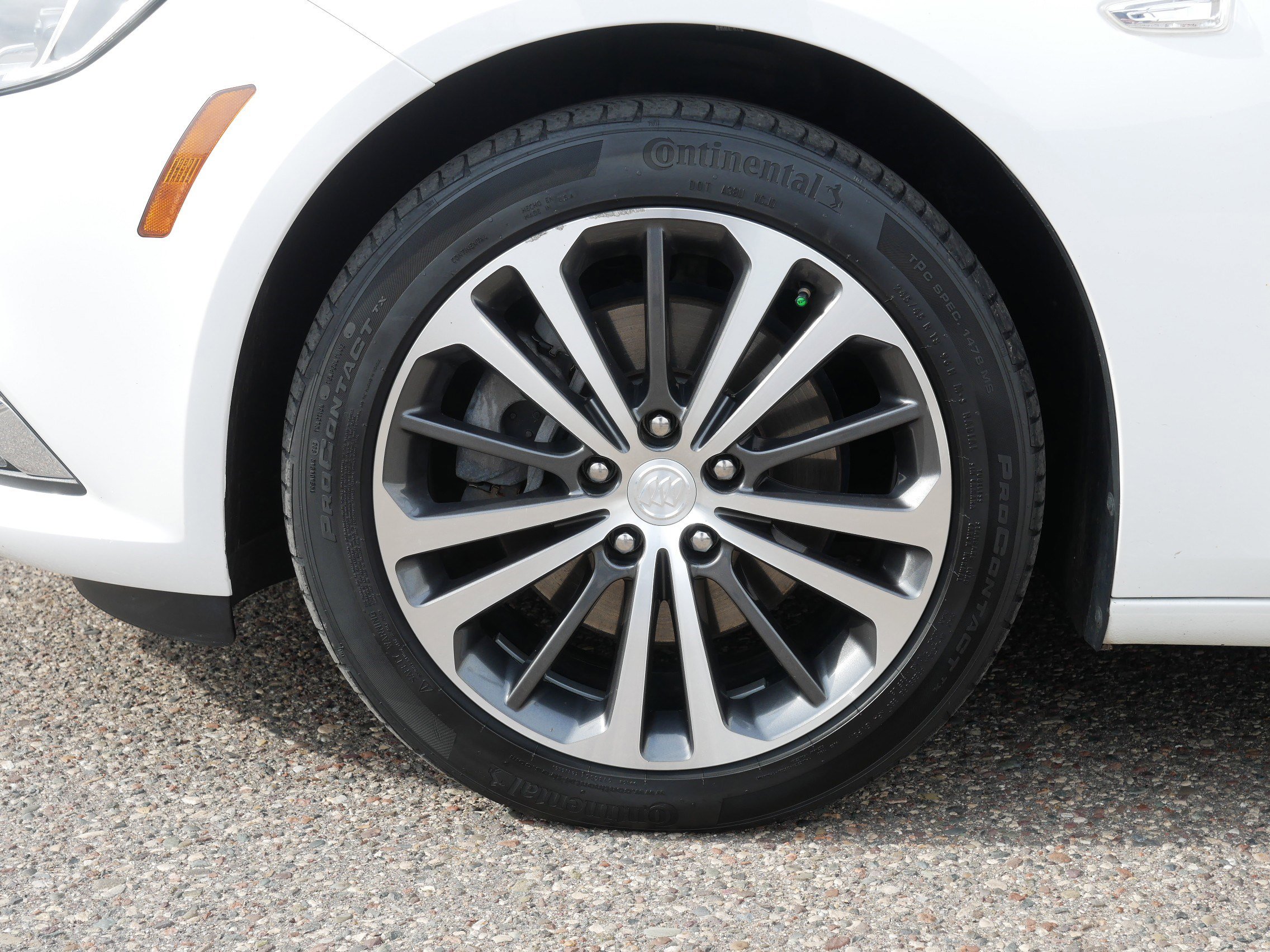 Used 2018 Buick Regal Essence w/ Driver Confidence Package #1 image 15