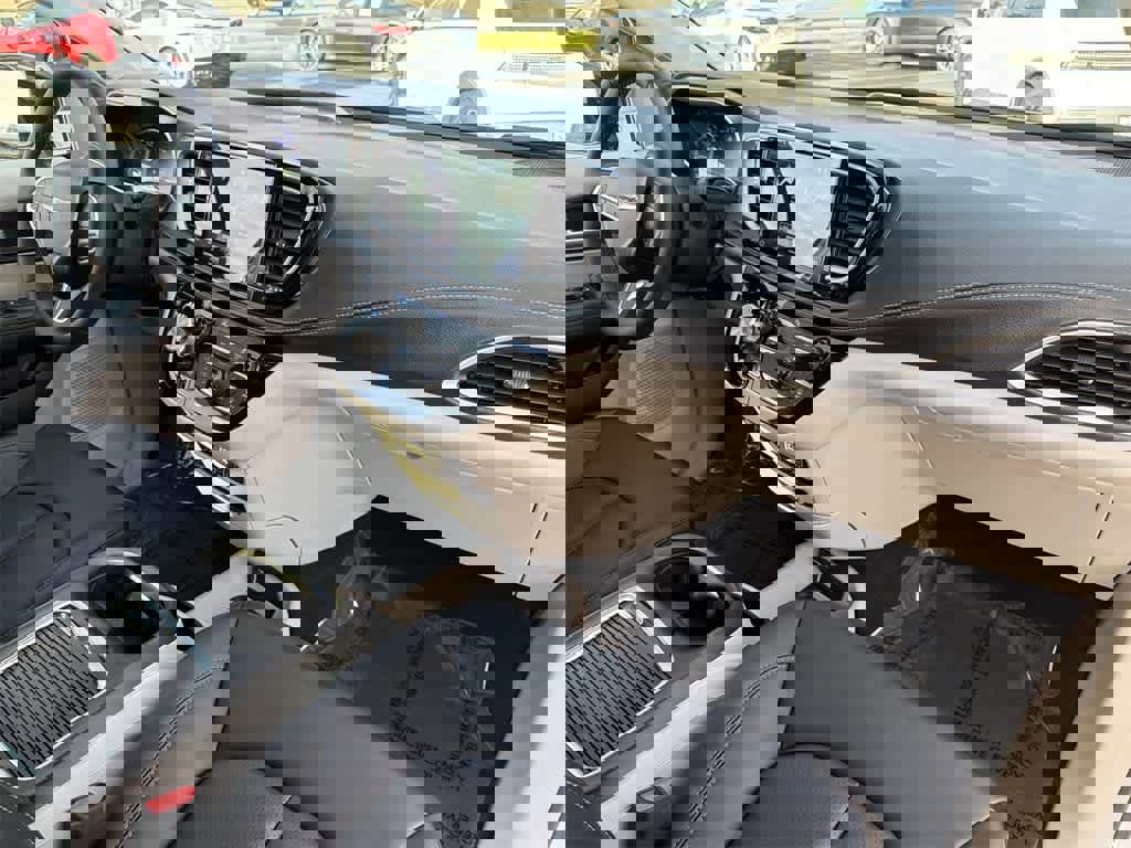 Used 2024 Chrysler Pacifica Select image 41