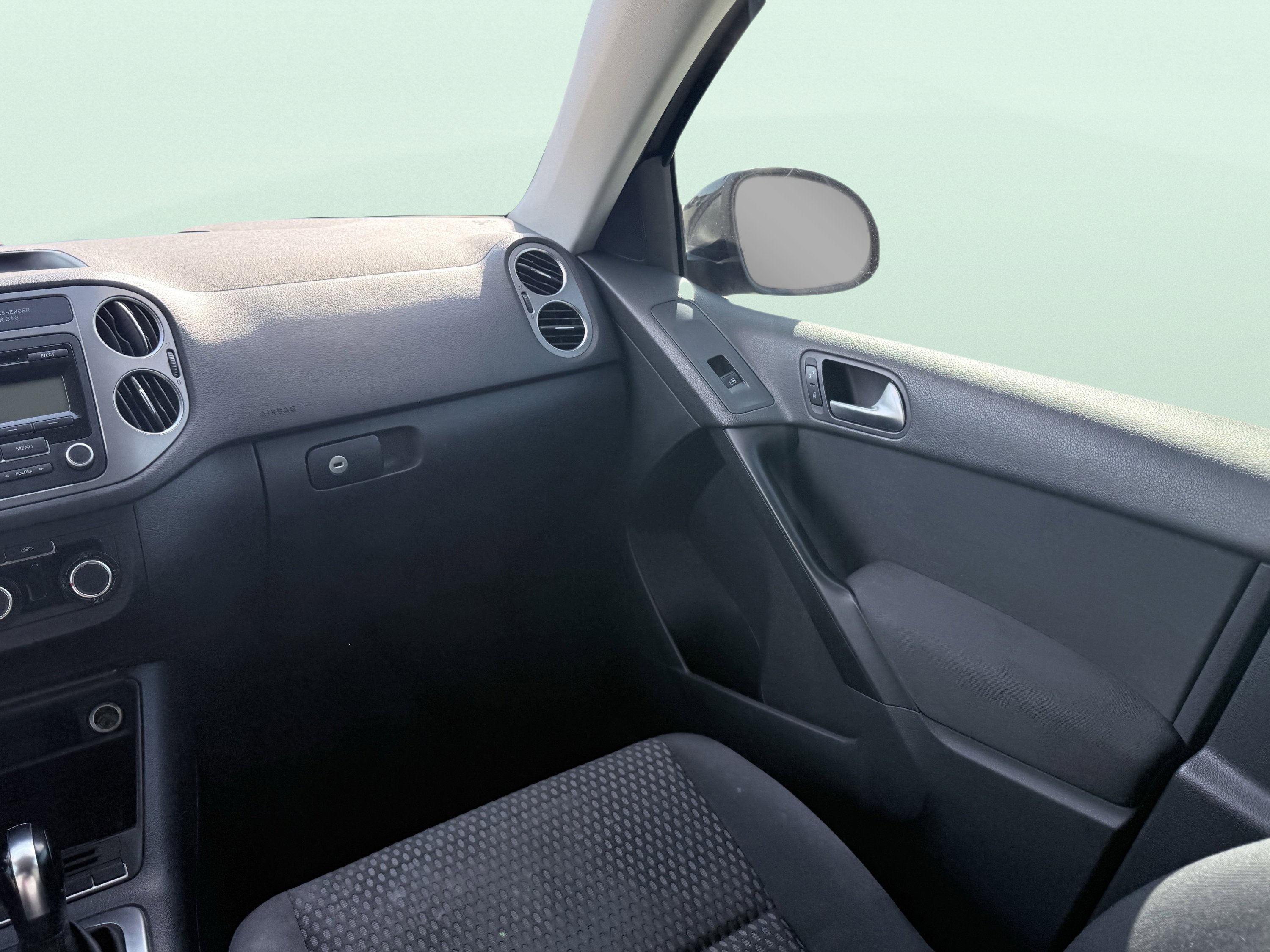 Used 2011 Volkswagen Tiguan S image 49