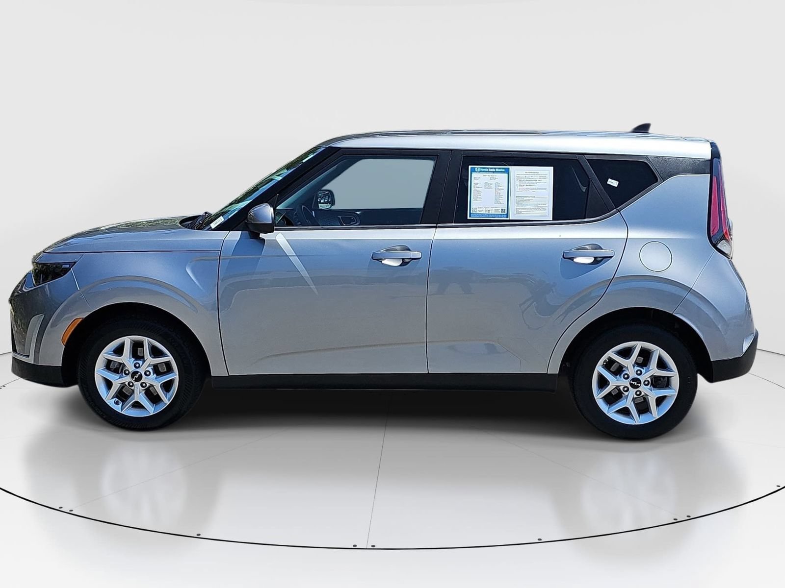 Used 2024 Kia Soul LX w/ Option Group 015 FWD image 8
