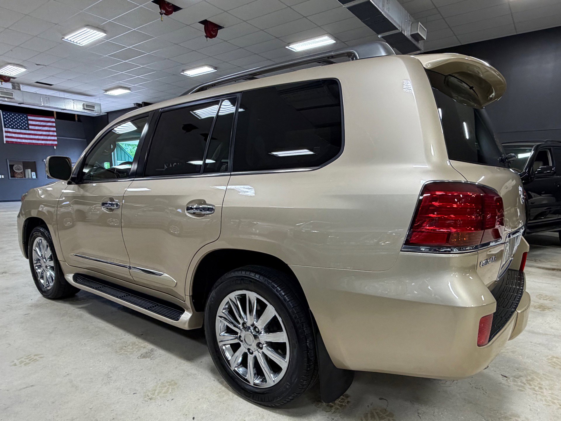 Used 2009 Lexus LX 570 4WD image 12