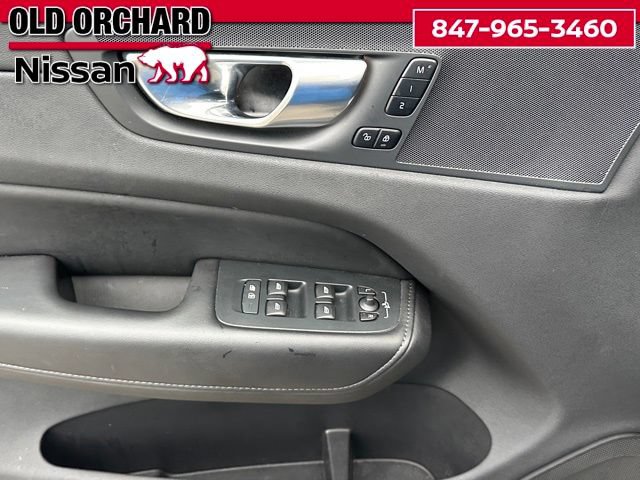 Used 2025 Volvo XC60 B5 Plus AWD/4WD image 9